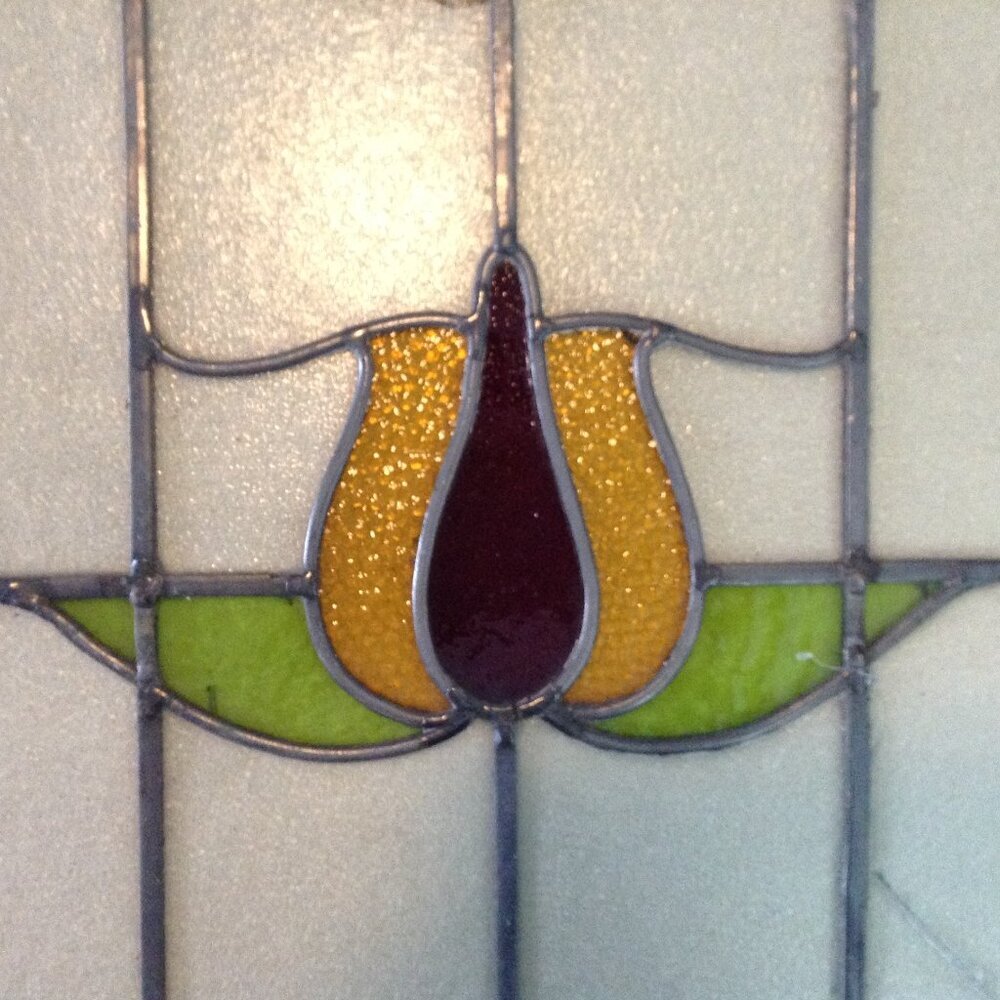 Antique 1900-1930 Stain Glass Tulip Panel, Hand Soldered, Granite Glass, English - Picture 3 of 3